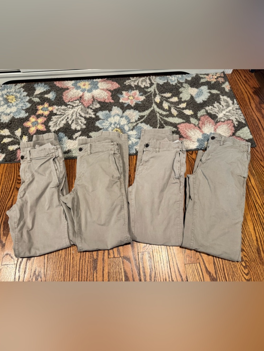 Men’s American Eagle uniform/khaki pants 28x34
